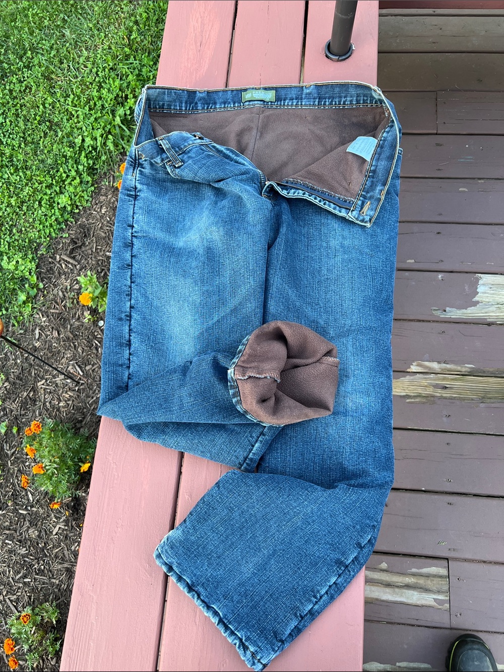 Men's 36x30 Lees Fleece lined premium relaxed fit jeans, blue